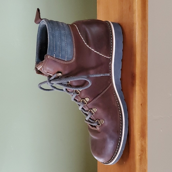 Bata lace up boots - Picture 4 of 16